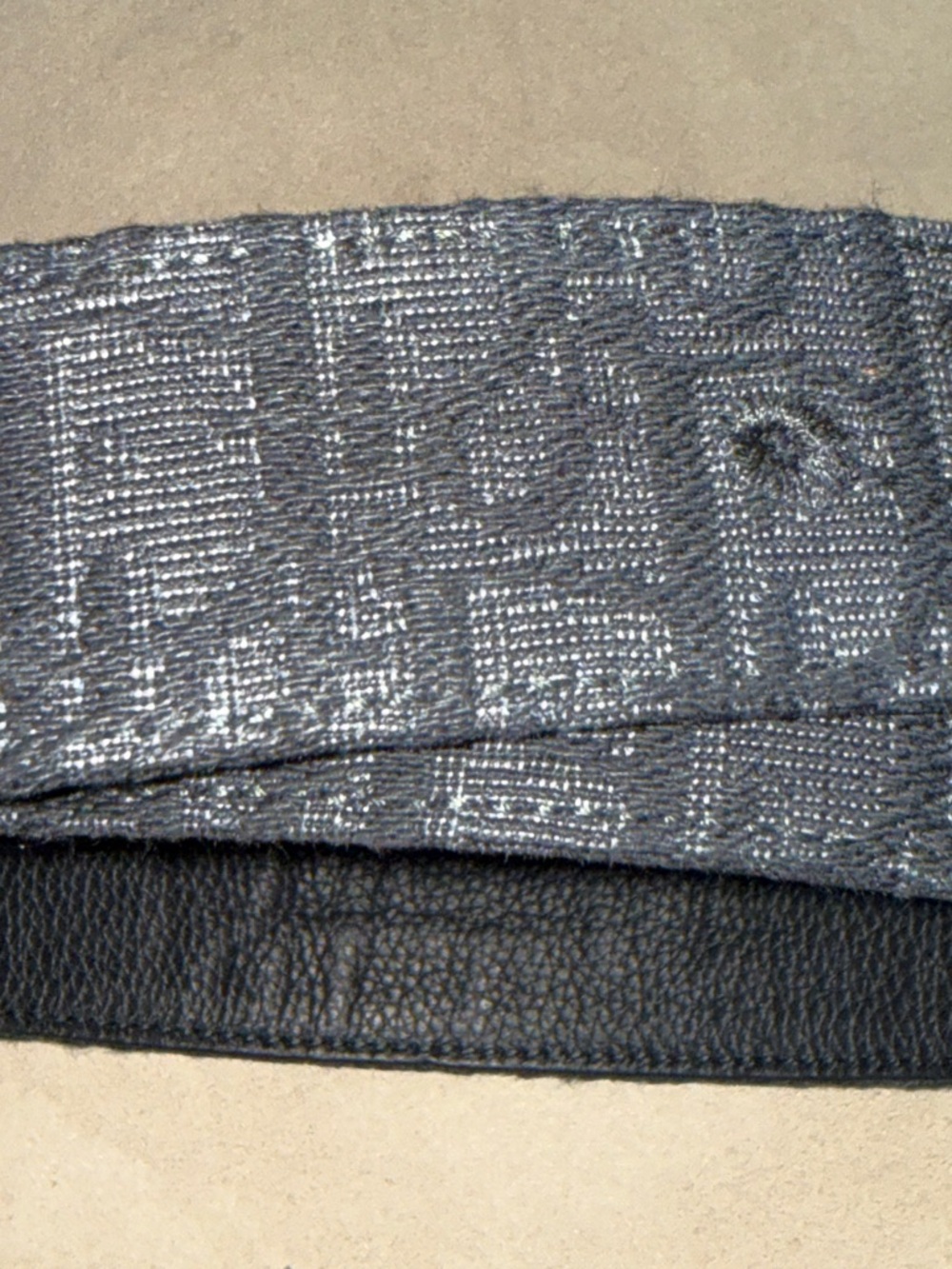 Christian Dior reversible belt with silver CD buckle - Picture 5 of 16